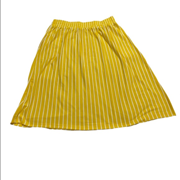 Tickled Teal yellow and white stripped Button Skirt- size small- - Picture 4 of 8